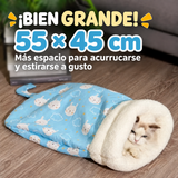 Saquito azul de 55 x 45 cm con gato acurrucado